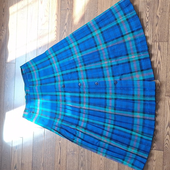 Pure wool tartan skirt - Picture 2 of 5